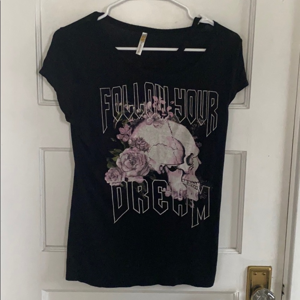 Ocasion skull flowers medium T shirt cut out neckline Whimsigoth fairy grunge
